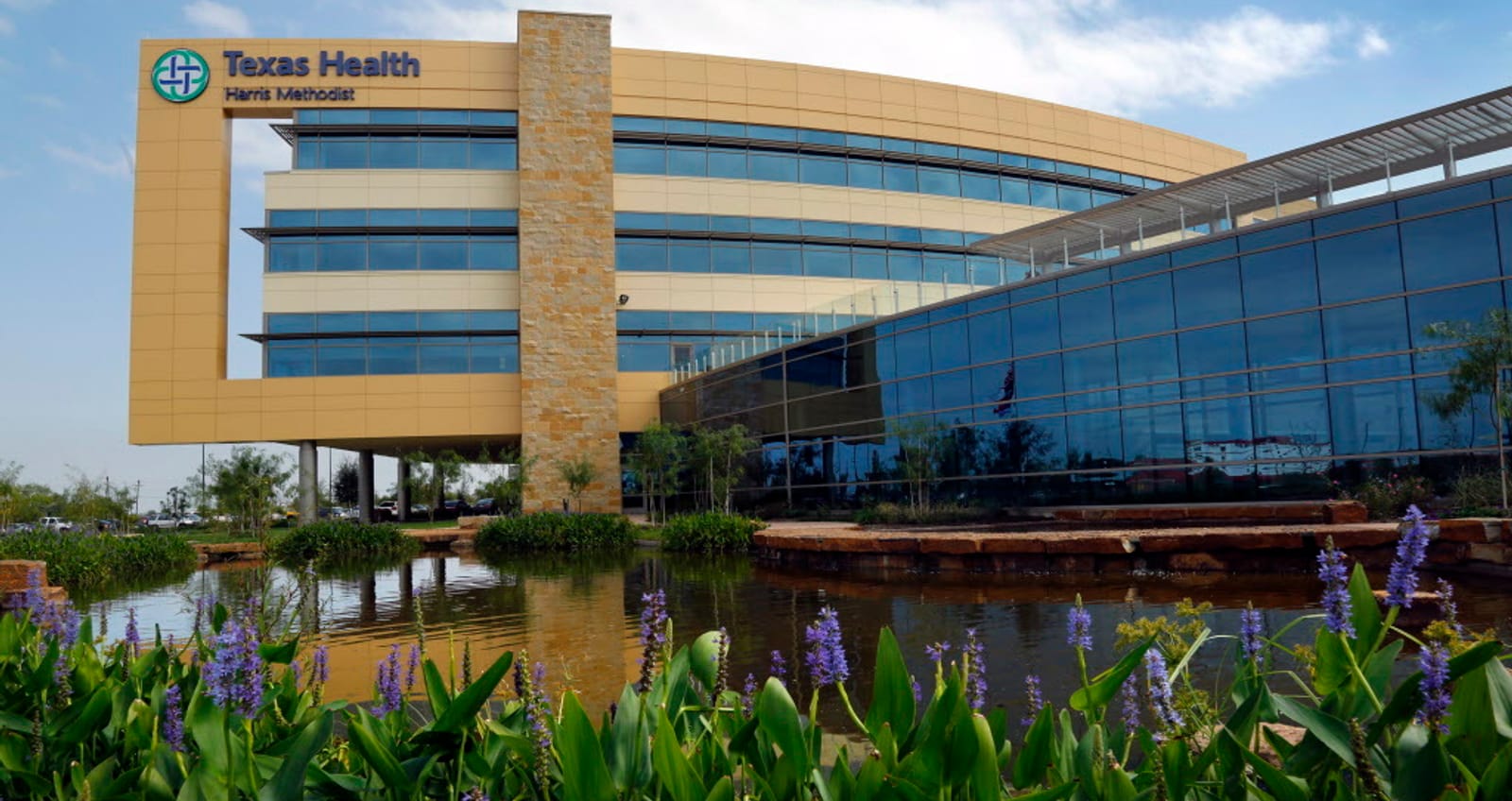 Texas Health Alliance across from small pond