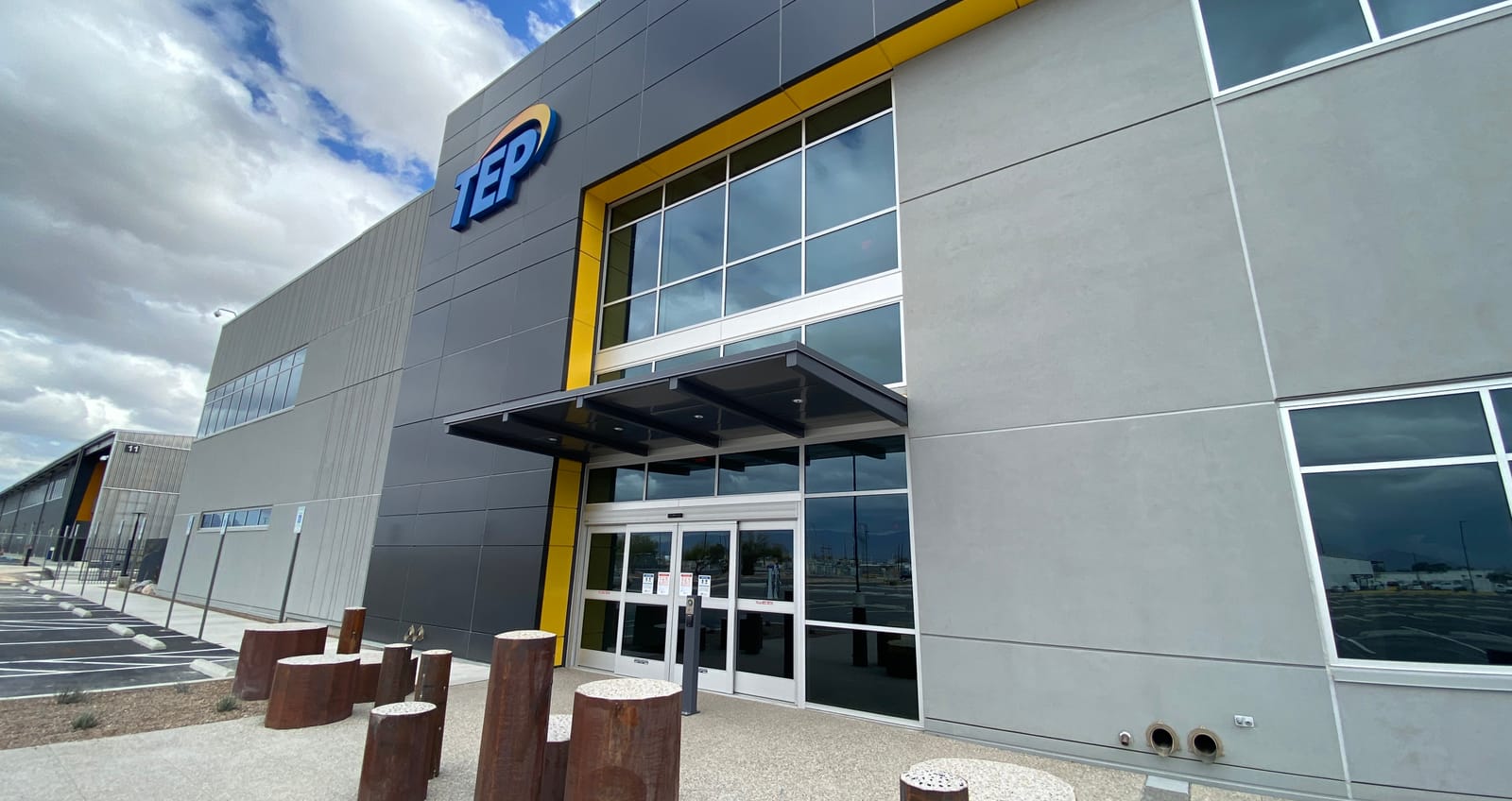 Front entrance to Tucson Electric Power